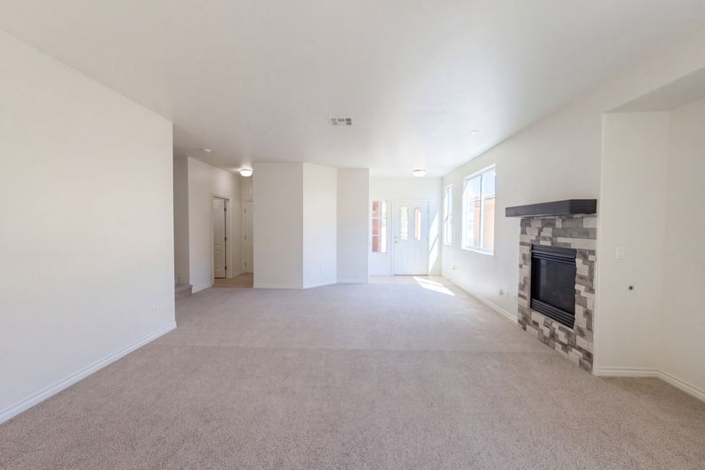 Photo 8 of 23 of 2843 Dunnottar Ave, Henderson, NV