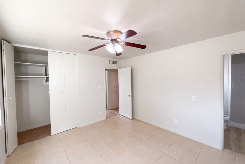 Photo 9 of 21 of 3544 W Sierra Vista Dr, Phoenix, AZ