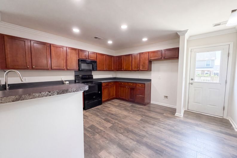 Photo 6 of 17 of 211 Emerald Isle Dr, Moncks Corner, SC