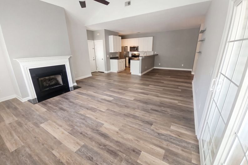 Photo 3 of 17 of 906 W Marymont Ln, Charleston, SC