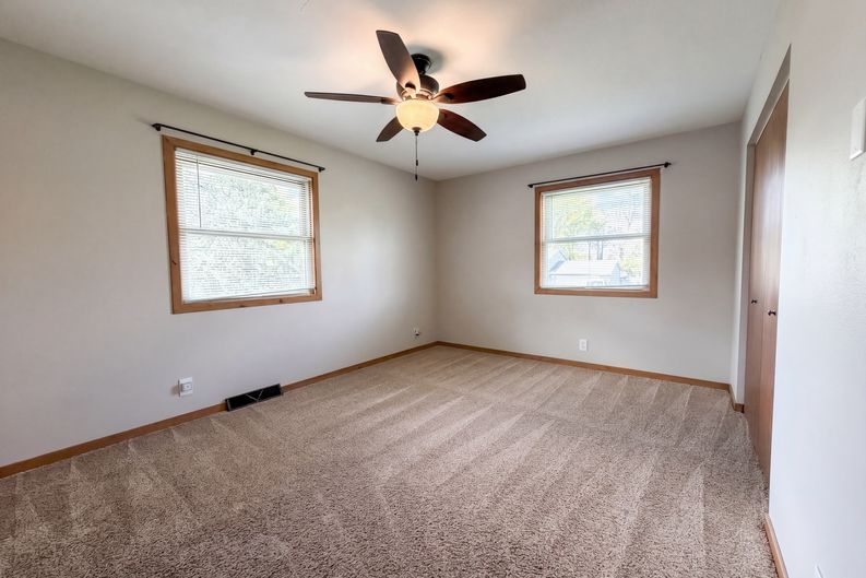 Photo 10 of 25 of 608 Lower Heritage Way, Farmington, MN