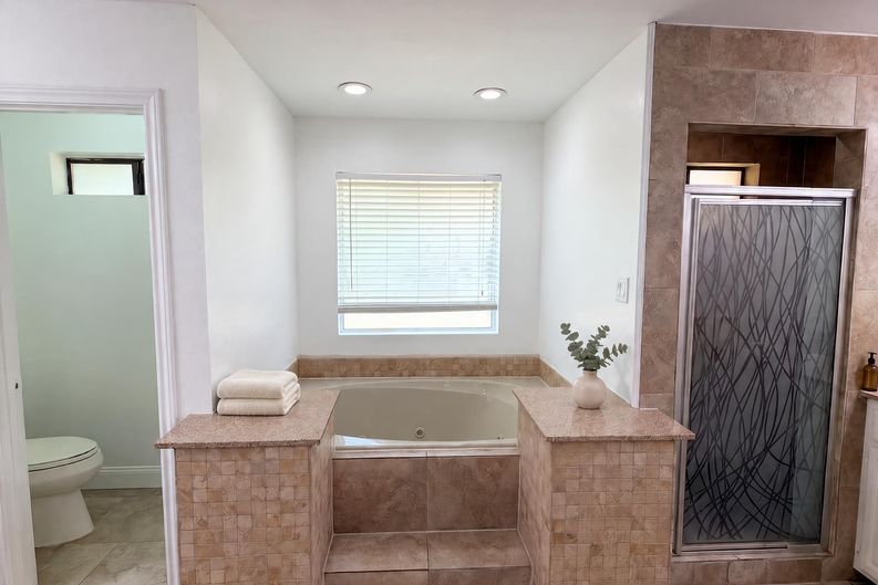 Photo 8 of 23 of 3924 Mesa Dr, Plano, TX