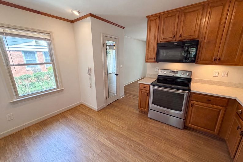 Photo 9 of 23 of 713 Ridgedale Ct, Charlotte, NC