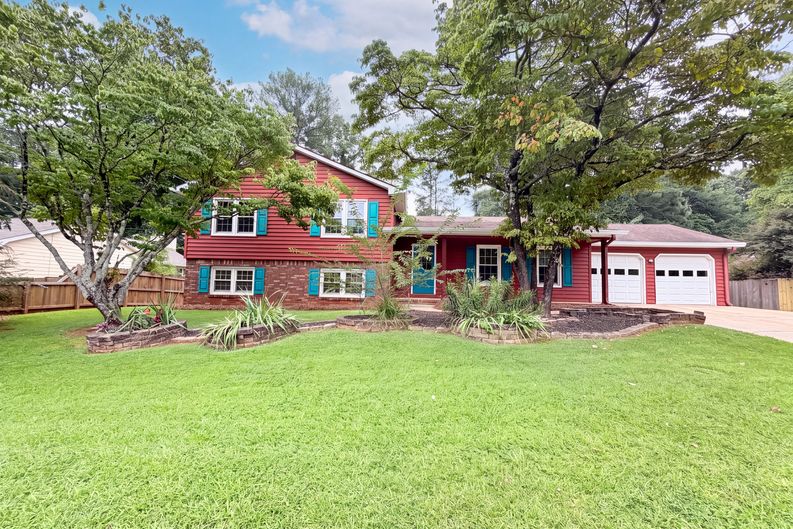 Photo 21 of 29 of 1731 Sundale Dr, Lawrenceville, GA