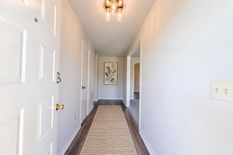 Photo 9 of 21 of 8965 Grampian Dr N, Jacksonville, FL