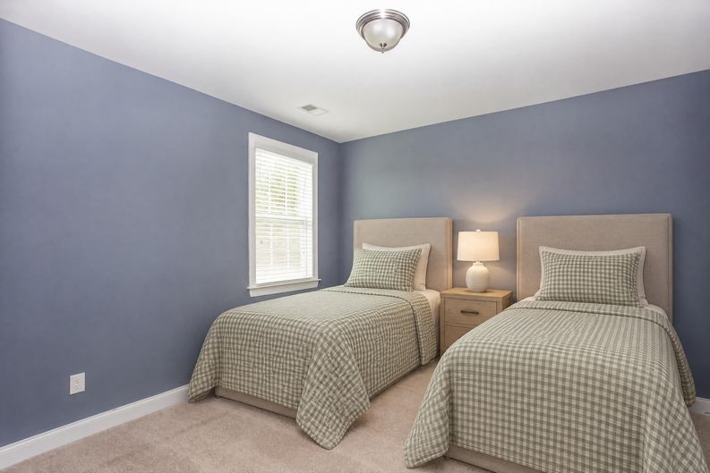 Photo 18 of 37 of 205 N Centurion Ln, Mount Holly, NC