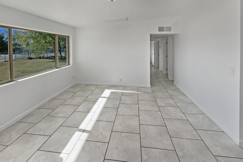 Photo 3 of 17 of 802 W Tipton Dr, Tucson, AZ