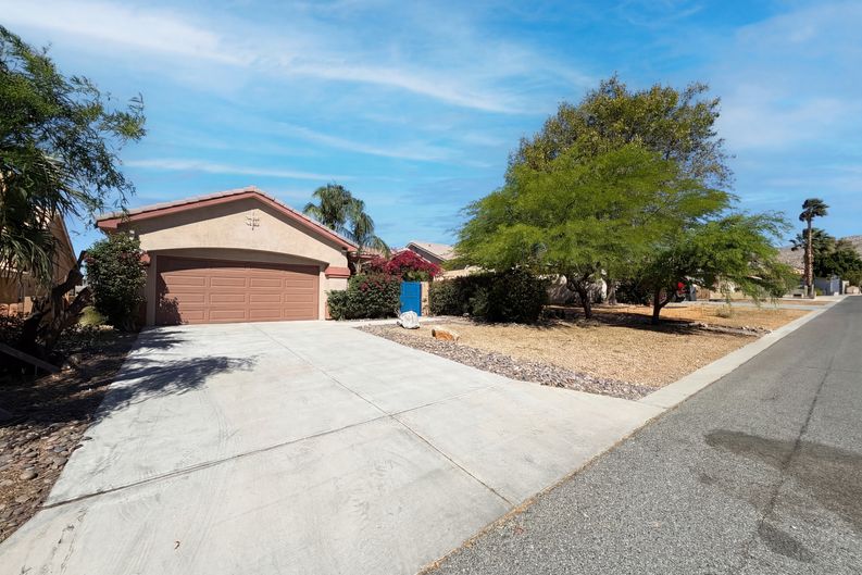 Photo 6 of 18 of 13387 Quinta Way, Desert Hot Springs, CA