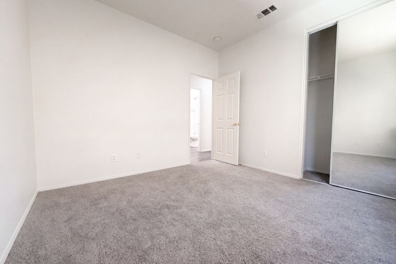 Photo 4 of 32 of 38129 Floricita St, Murrieta, CA