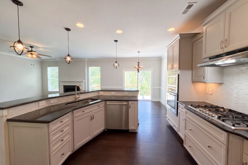 Photo 7 of 38 of 7412 Canova Ln, Charlotte, NC