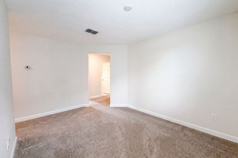 Photo 12 of 36 of 9709 Ivory Dr, Sun City Center, FL