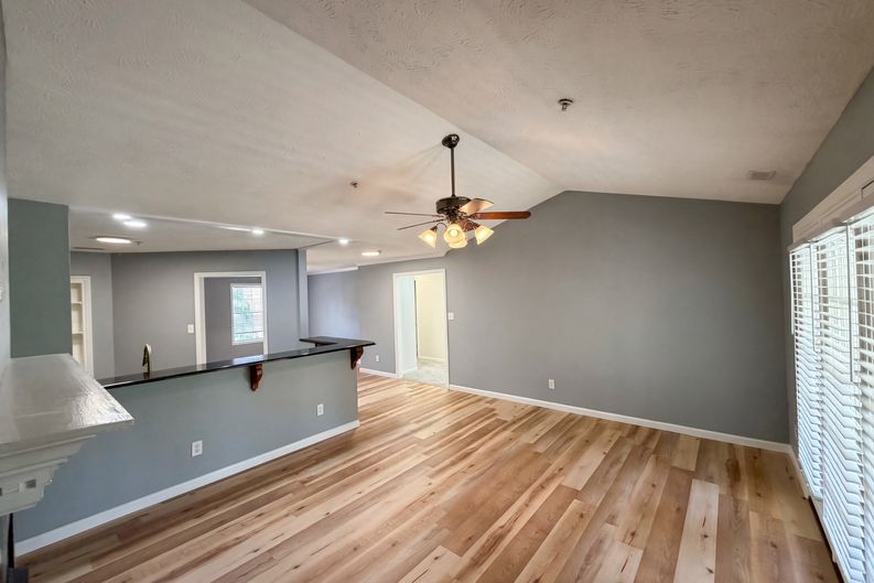 Photo 8 of 17 of 392 Bubble Creek Ct, Fayetteville, NC