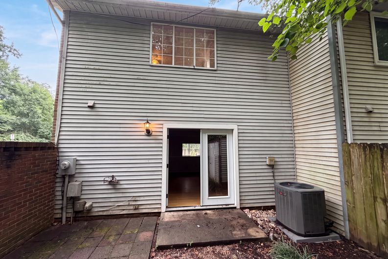 Photo 5 of 20 of 1500 Waybridge Ln, Charlotte, NC