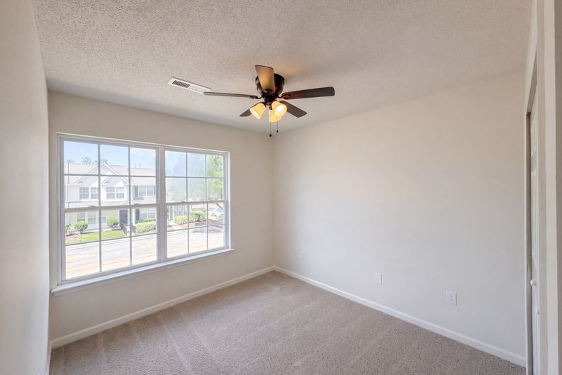 Photo 12 of 20 of 112 Taylor Cir, Goose Creek, SC