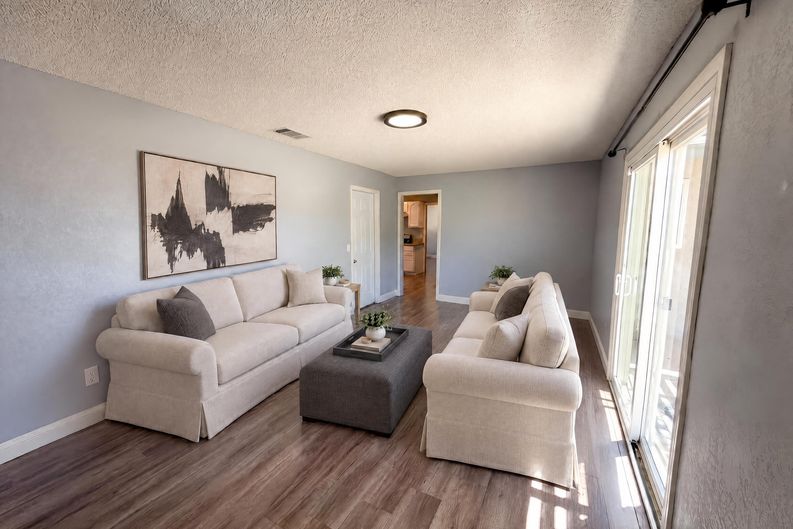 Photo 9 of 17 of 15929 La Verida Dr, Victorville, CA