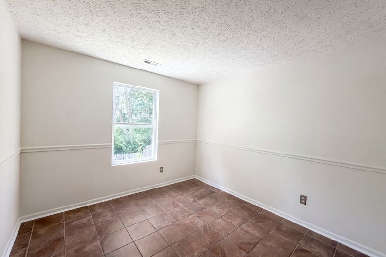 Photo 8 of 29 of 4625 Kenross Dr, Columbus, OH