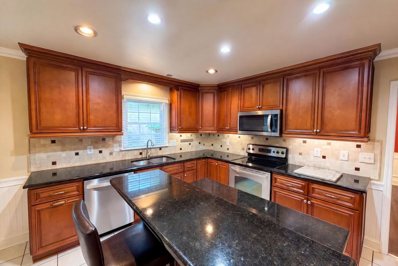 Photo 7 of 30 of 201 Wainsley Pl, Matthews, NC