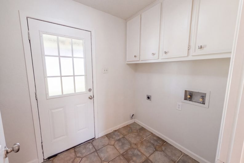 Photo 19 of 22 of 203 Frost Creek Ave, Groesbeck, TX