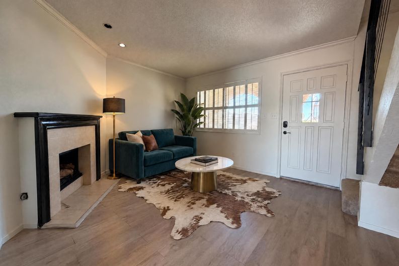 Photo 3 of 17 of 5240 Janfred Ct, Las Vegas, NV