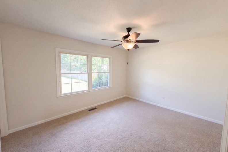 Photo 13 of 20 of 3221 Meadow Ln, Winston Salem, NC