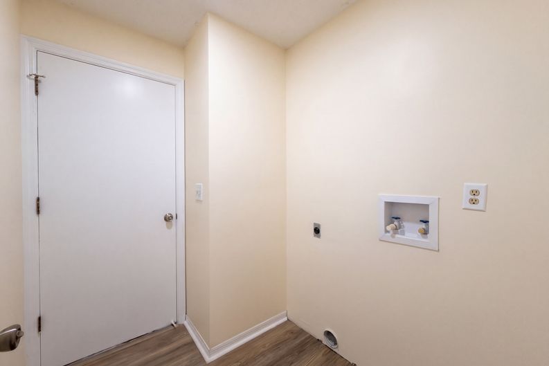 Photo 35 of 41 of 9703 Glenpointe Dr, Riverview, FL