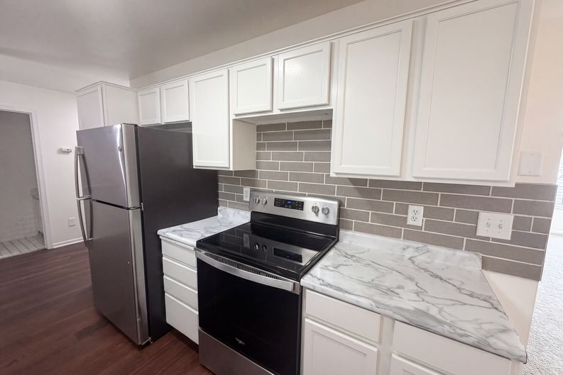Photo 6 of 21 of 14210 Xenon St NW, Ramsey, MN