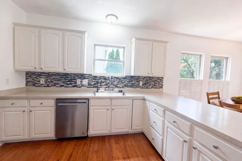 Photo 9 of 38 of 8171 Shady Maple Dr, Canal Winchester, OH