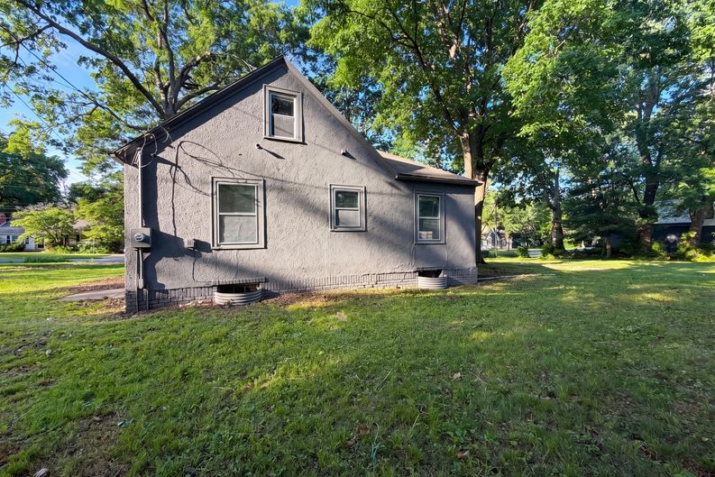 Photo 17 of 21 of 11304 E 55th Ter, Raytown, MO