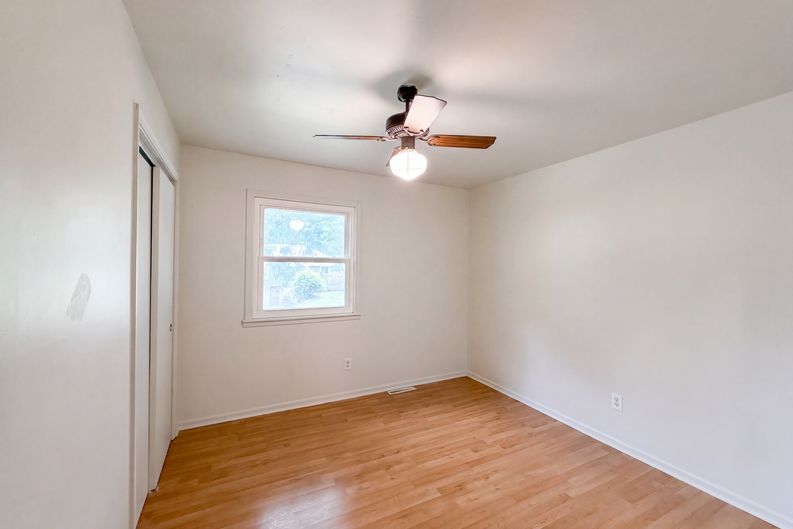 Photo 4 of 39 of 14224 S Raintree Dr, Olathe, KS