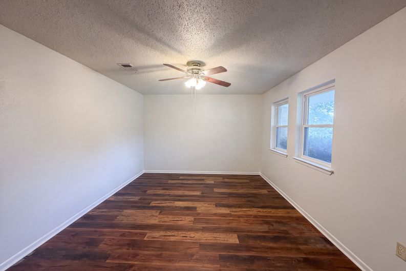 Photo 7 of 16 of 908 Laurie Ln, Copperas Cove, TX