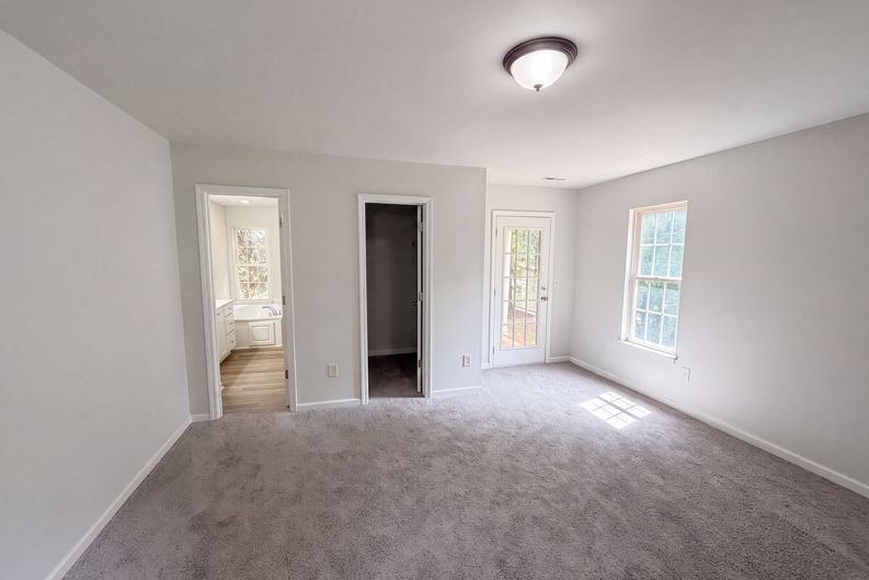 Photo 9 of 17 of 520 Patriot Way, West Union, SC