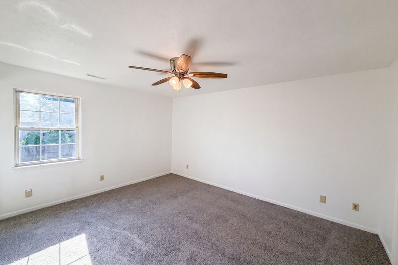 Photo 4 of 21 of 7625 Combs Rd, Indianapolis, IN