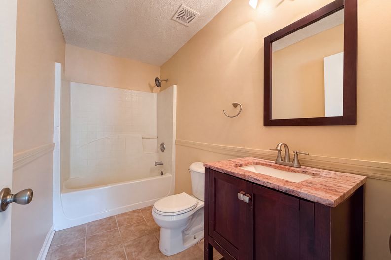 Photo 9 of 19 of 7923 Cherry Blossom Dr N, Jacksonville, FL