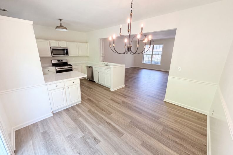 Photo 11 of 30 of 9155 Nesbit Ferry Rd, Alpharetta, GA