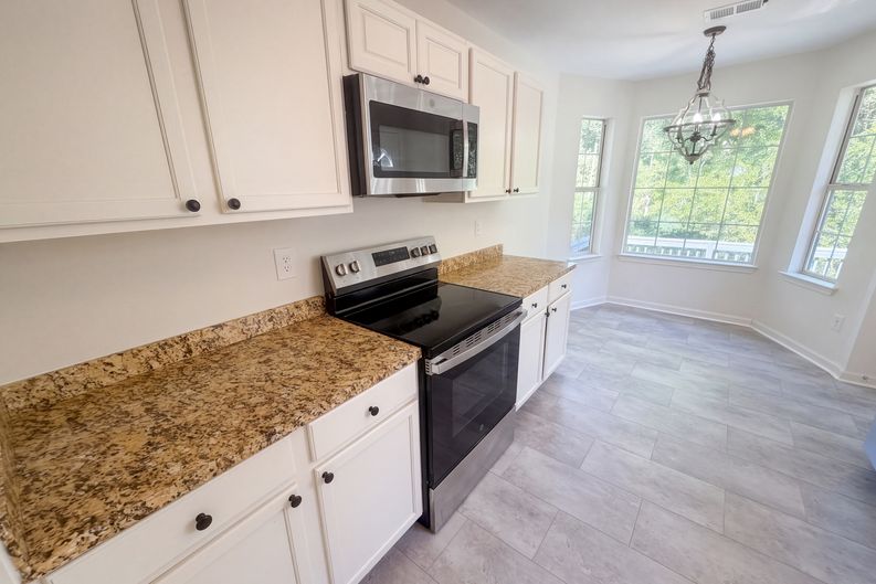 Photo 6 of 19 of 218 Stonewood Dr, West Columbia, SC