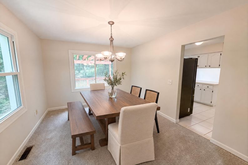 Photo 11 of 32 of 2509 Oakwood Dr, Burnsville, MN