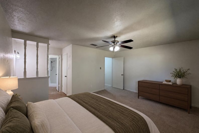 Photo 4 of 34 of 4514 Arapajo St, Pasadena, TX
