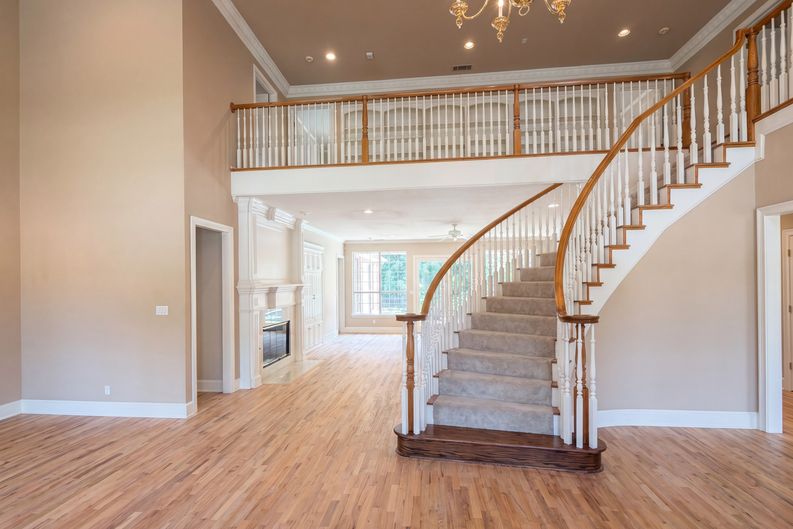 Photo 10 of 27 of 2533 Vista Creek Ct, Garland, TX