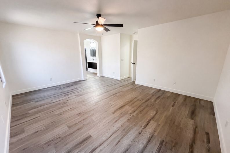 Photo 7 of 23 of 800 S Bedford Dr, Chandler, AZ