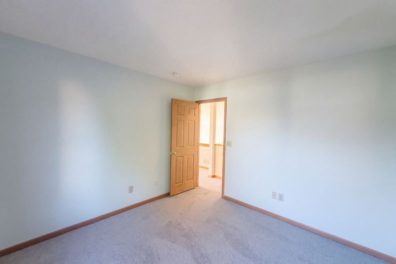 Photo 14 of 40 of 232 Brownstone Ct, Westerville, OH