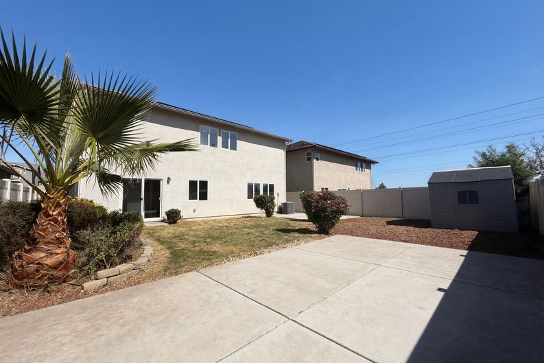 Photo 10 of 46 of 1176 Willow Hill Ave, Sacramento, CA