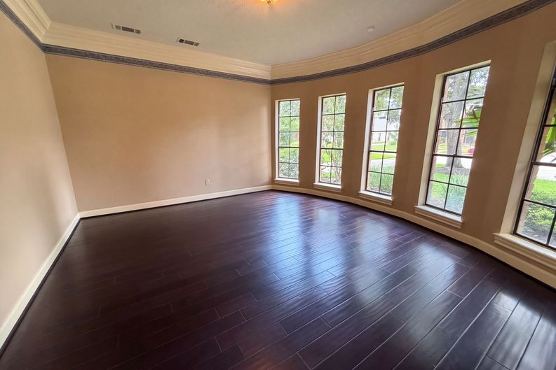 Photo 8 of 29 of 17418 Wilton Park Ct, Spring, TX