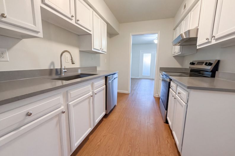 Photo 6 of 17 of 1021 Heritage Dr, Madison, TN