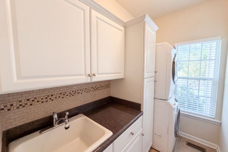 Photo 22 of 27 of 13306 Castlewellan Dr, Chester, VA