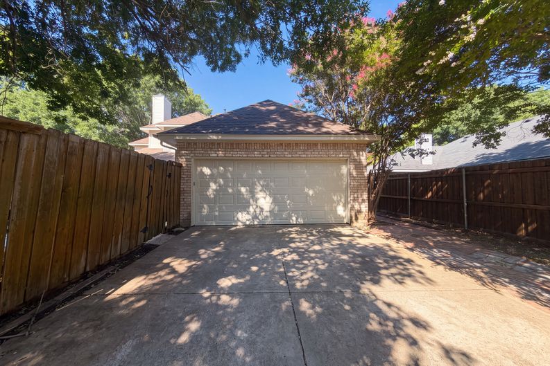 Photo 18 of 27 of 905 Ridgemont Dr, Allen, TX