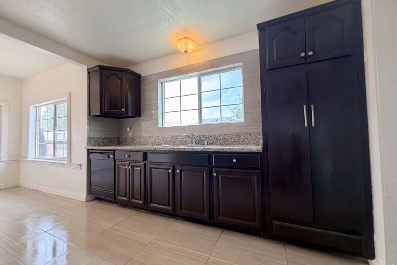Photo 19 of 42 of 11950 Lee Ave, Adelanto, CA