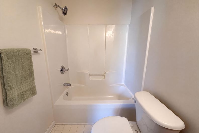 Photo 10 of 19 of 4635 Leprechaun Ln, Winston Salem, NC