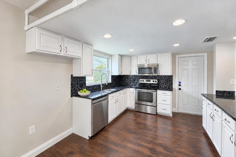 Photo 3 of 23 of 8402 Moulton Dr, Port Richey, FL