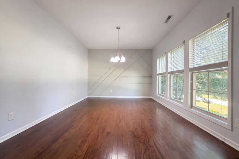 Photo 8 of 28 of 6621 Blalock Forest Dr, Willow Spring, NC
