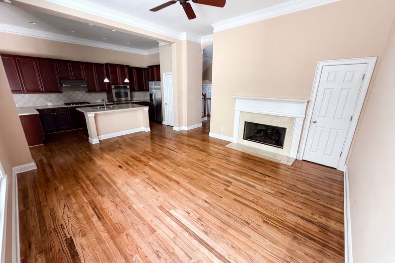 Photo 9 of 32 of 1659 Woodwalk Strm SE, Atlanta, GA